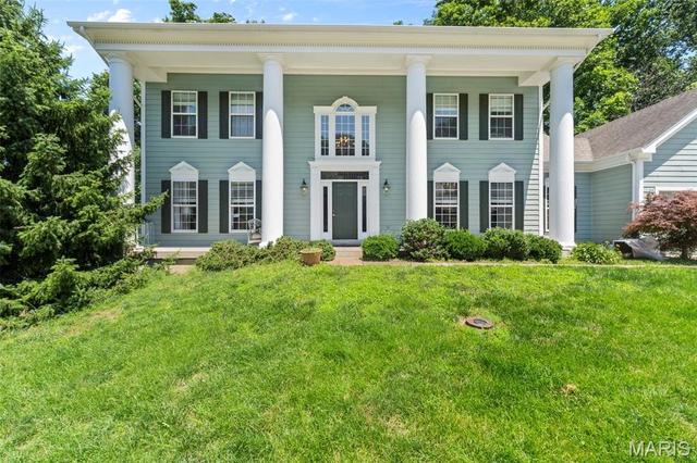 16611 Highland Summit Dr, Ballwin, MO 63011