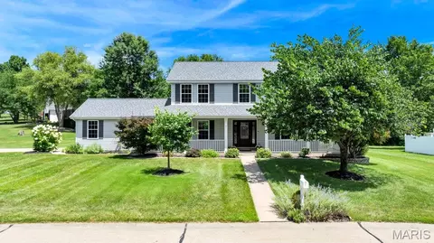 3183 Willow Bend Dr, Saint Charles, MO 63303