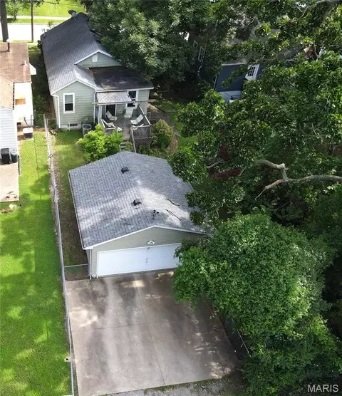 7727 Jerome Ave, Maplewood, MO 63143