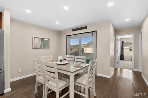 Dining - 412 Wild Oak Dr, O'fallon, MO 63368 photo 2 of 2