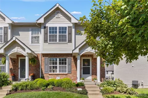 Exterior - 412 Wild Oak Dr, O'fallon, MO 63368 photo 3 of 5