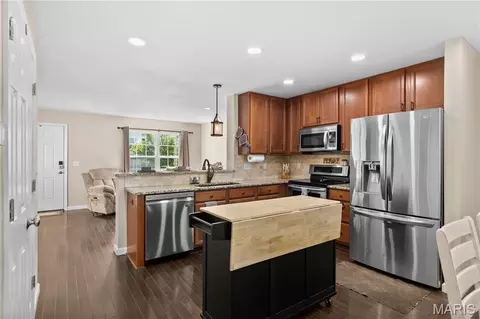 Kitchen - 412 Wild Oak Dr, O'fallon, MO 63368 photo 4 of 4