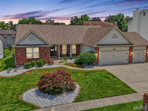 8003 Knights Crossing Dr, O'fallon, MO 63368