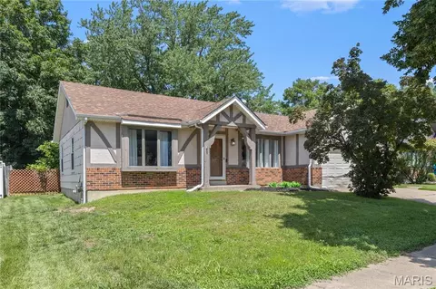 15619 91st Ave, Florissant, MO 63034