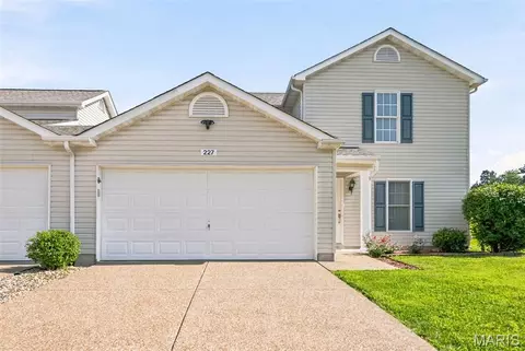 227 New Richmond Dr, Wentzville, MO 63385