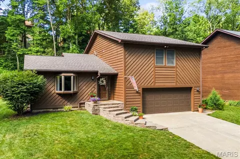 25 Forest Gate Dr, Belleville, IL 62220