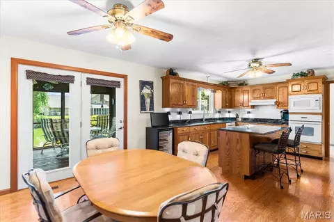 Kitchen - 705 E Wesley Dr, O'fallon, IL 62269 photo 1 of 5