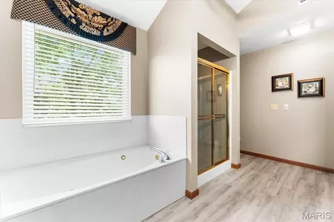 Bath - 705 E Wesley Dr, O'fallon, IL 62269 photo 5 of 5