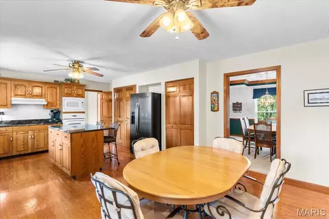Dining - 705 E Wesley Dr, O'fallon, IL 62269 photo 2 of 3