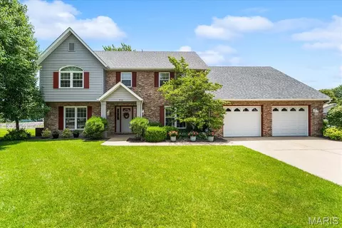 Exterior - 705 E Wesley Dr, O'fallon, IL 62269 photo 8 of 17