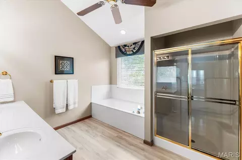 Bath - 705 E Wesley Dr, O'fallon, IL 62269 photo 4 of 5