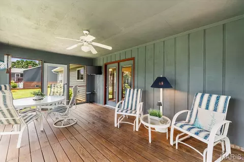 Exterior - 705 E Wesley Dr, O'fallon, IL 62269 photo 5 of 17