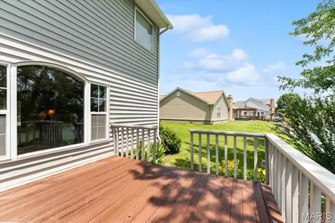 Exterior - 705 E Wesley Dr, O'fallon, IL 62269 photo 7 of 17