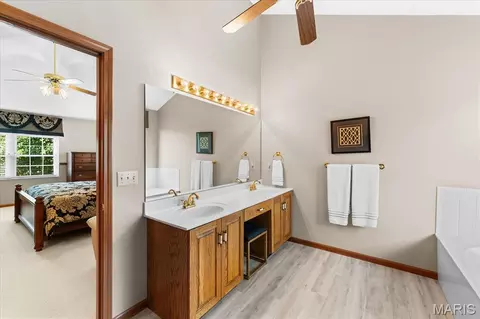 Bath - 705 E Wesley Dr, O'fallon, IL 62269 photo 3 of 5