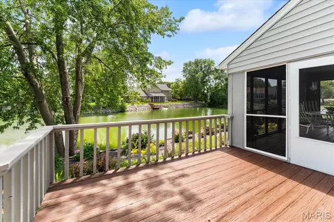 Exterior - 705 E Wesley Dr, O'fallon, IL 62269 photo 3 of 17