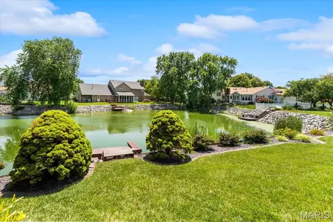 Exterior - 705 E Wesley Dr, O'fallon, IL 62269 photo 1 of 17
