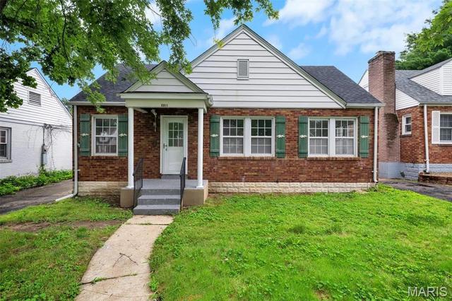 8911 Shawnee Ln, Overland, MO 63114