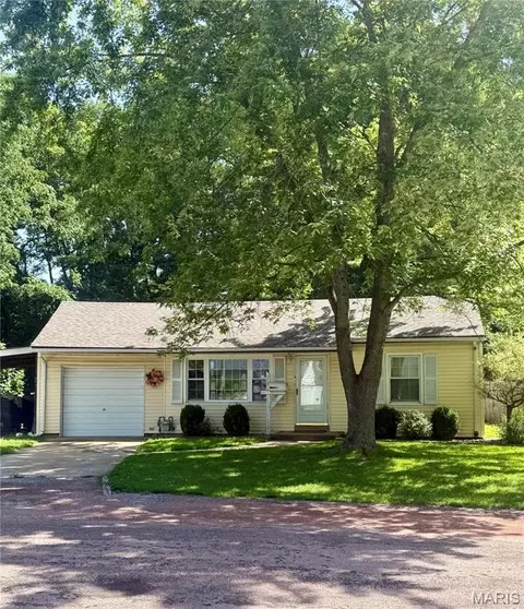 904 Terrace Dr, Belleville, IL 62220