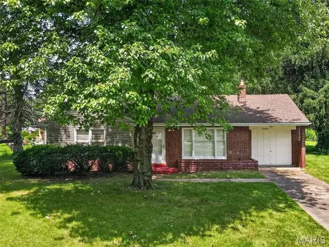 1363 Kroeger Dr, Dellwood, MO 63135