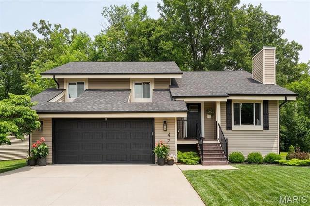 470 Oak Hill Dr, Lake Saint Louis, MO 63367