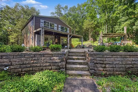 133 Wood Valley Trl, Pacific, MO 63069