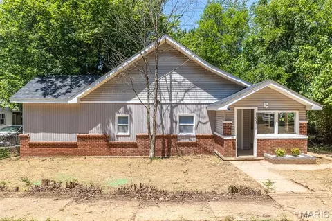 1331 Benton St, Poplar Bluff, MO 63901