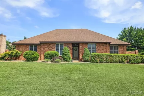222 Hickory Rdg, Belleville, IL 62223