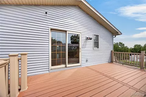 Exterior - 106 Meadow Ln, Saint Robert, MO 65584 photo 6 of 15