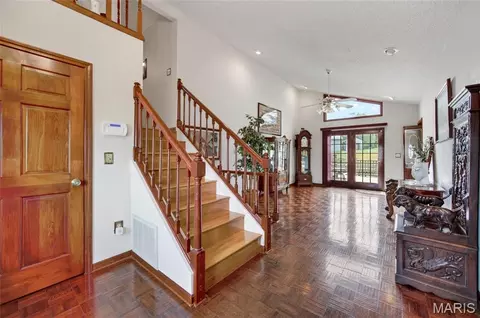 Entry Way - 106 Meadow Ln, Saint Robert, MO 65584 photo 1 of 9