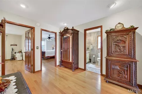 Entry Way - 106 Meadow Ln, Saint Robert, MO 65584 photo 6 of 9