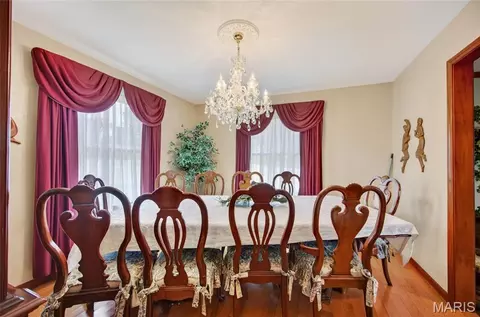 Dining - 106 Meadow Ln, Saint Robert, MO 65584 photo 4 of 5