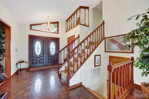 Entry Way - 106 Meadow Ln, Saint Robert, MO 65584 photo 2 of 9