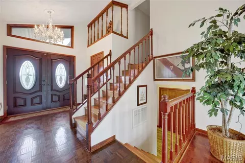 Entry Way - 106 Meadow Ln, Saint Robert, MO 65584 photo 9 of 9