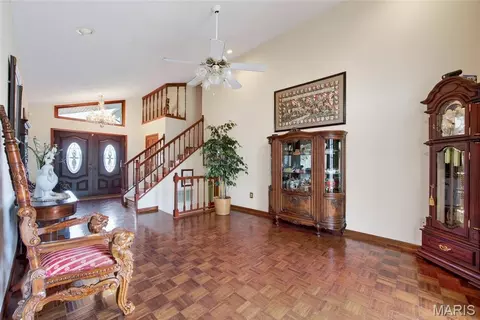 Entry Way - 106 Meadow Ln, Saint Robert, MO 65584 photo 3 of 9