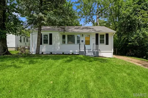 9201 Guthrie Ave, Woodson Terrace, MO 63134