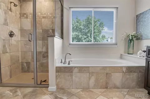 Bath - 731 Castle Pines Dr, Ballwin, MO 63021 photo 3 of 4