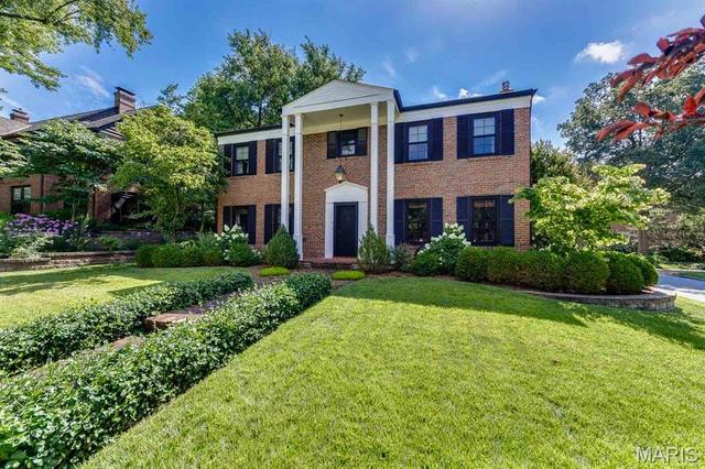 26 Granada Way, Ladue, MO 63124