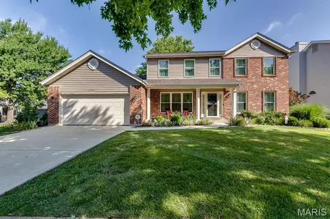 3507 Brookstone South Dr, Oakville, MO 63129