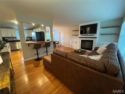 Living - 308 Twinview Ter, Ballwin, MO 63011 photo 3 of 8