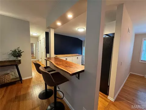 Entry Way - 308 Twinview Ter, Ballwin, MO 63011 photo 3 of 5