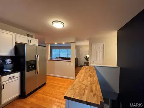 Kitchen - 308 Twinview Ter, Ballwin, MO 63011 photo 3 of 6