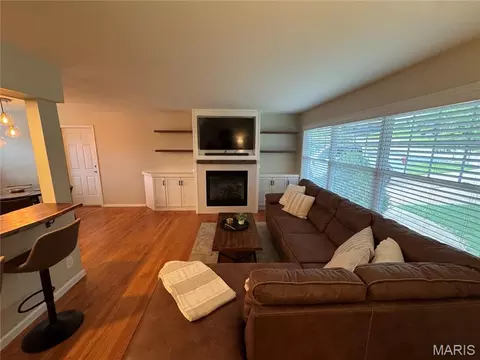 Living - 308 Twinview Ter, Ballwin, MO 63011 photo 2 of 8