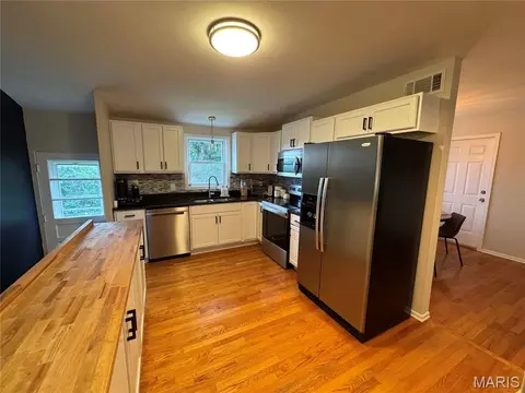 Kitchen - 308 Twinview Ter, Ballwin, MO 63011 photo 1 of 6