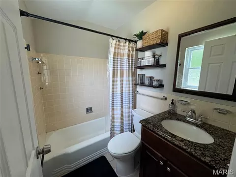 Bath - 308 Twinview Ter, Ballwin, MO 63011 photo 1 of 4