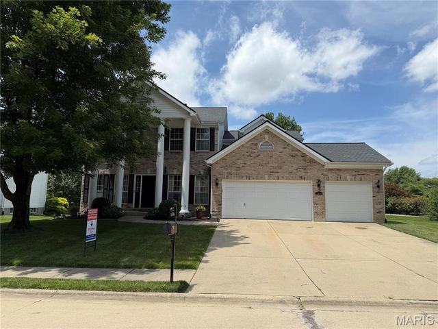 2845 Fairway Dr, Belleville, IL 62220
