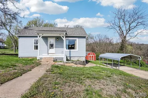 700 Lovett St, De Soto, MO 63020