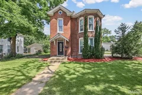 706 Grove St, Alton, IL 62002