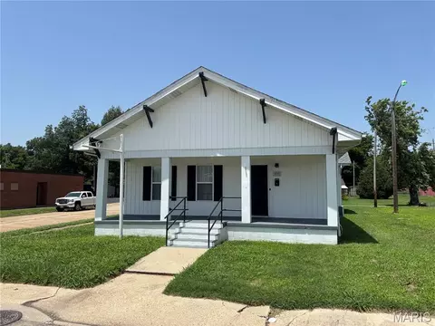 404 E Center St, Sikeston, MO 63801