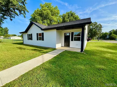 Other - 868 E 2nd St, Centralia, IL 62801 photo 1 of 4