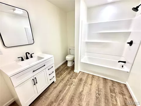 Bath - 868 E 2nd St, Centralia, IL 62801 photo 1 of 1